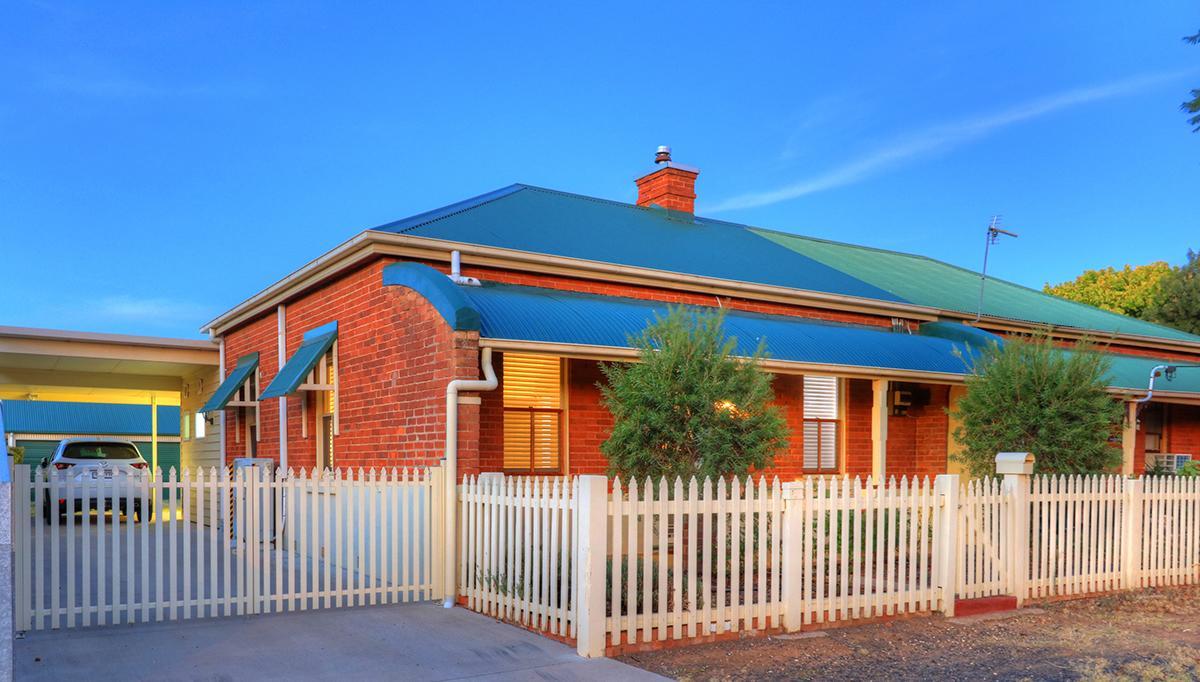 Endeavour Court Motor Inn Dubbo Eksteriør bilde