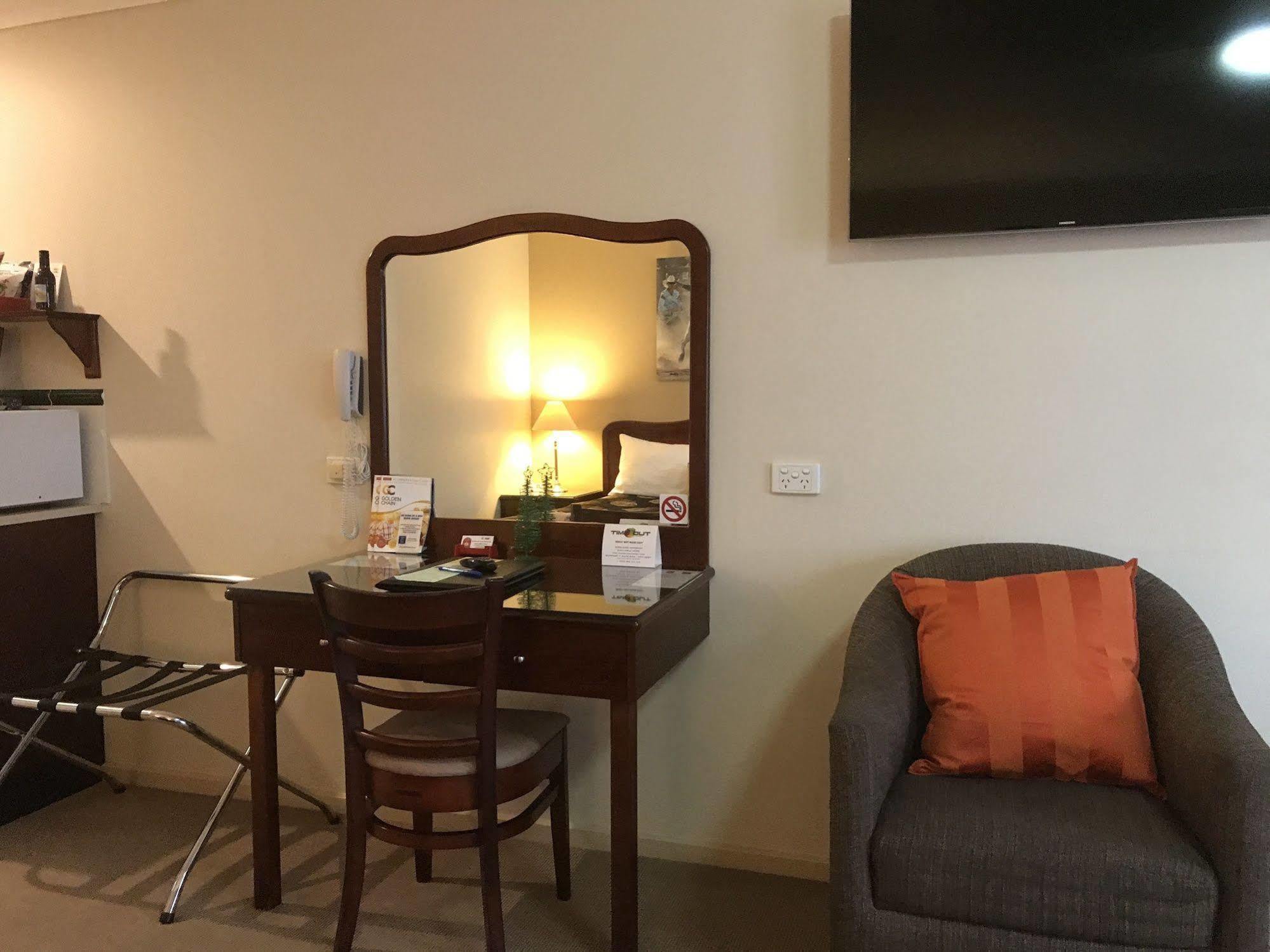 Endeavour Court Motor Inn Dubbo Eksteriør bilde