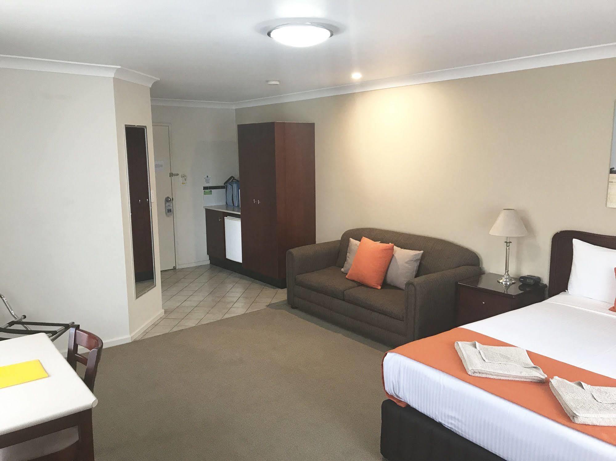 Endeavour Court Motor Inn Dubbo Eksteriør bilde